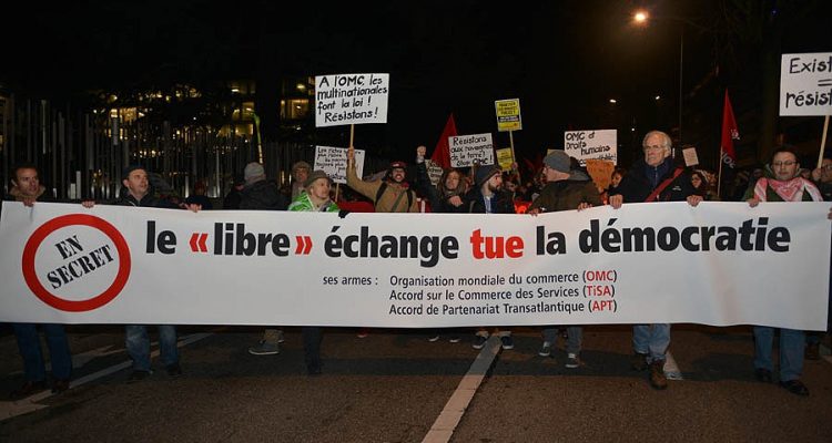 le libre echange tue la democratie